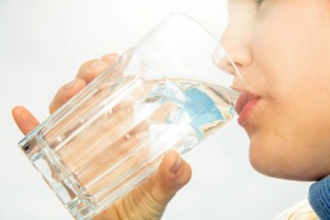 importancia de beber agua